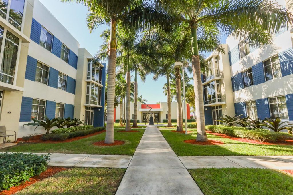 King's Terrace Apartments Exterior